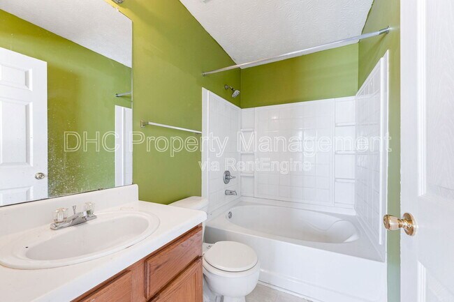 Building Photo - 5607 Strathmoor Manor Cir