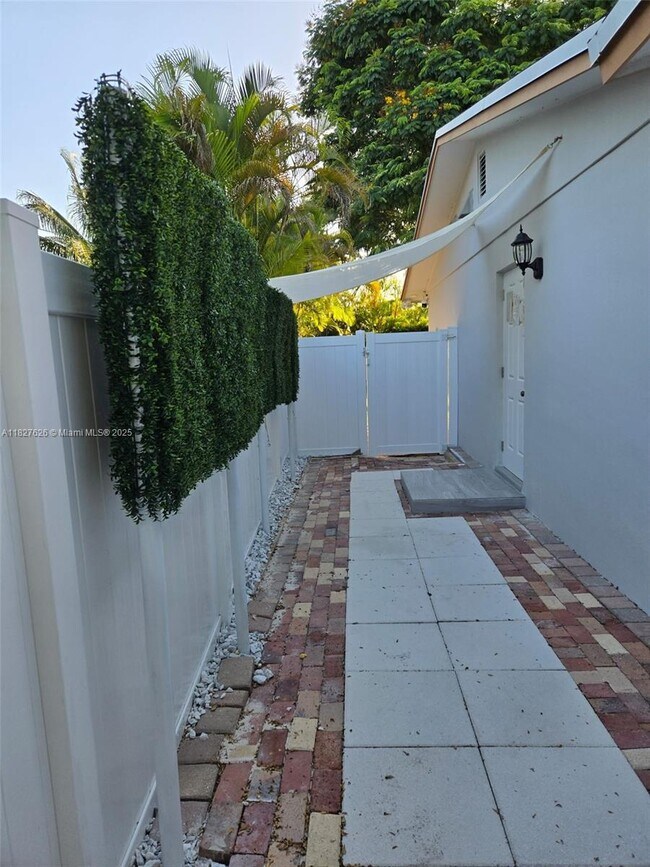 Building Photo - 7804 SW 129th Ct