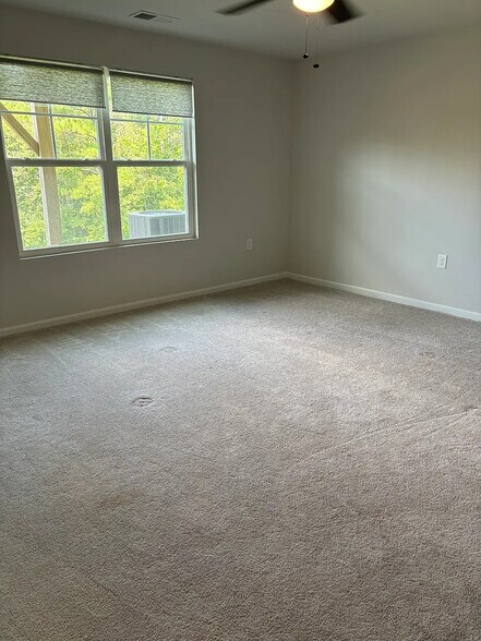 Building Photo - Room in Townhome on Kaya Ct