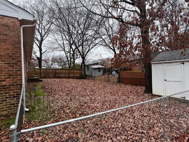 Building Photo - 208 N Cedar Ave