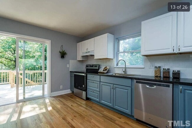 Building Photo - Updated 3 Bedroom Ranch with Stunning Details in Trinity Park - Fenced-in Yard, Pet Friendly!