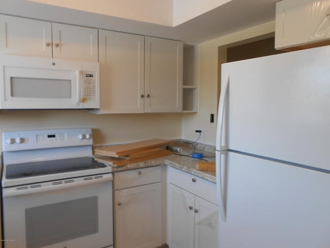 Building Photo - 220 S 5th St