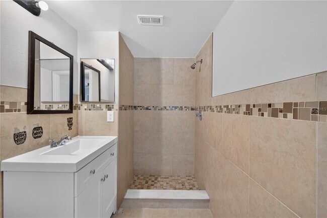 Building Photo - 13829 Timberland Dr