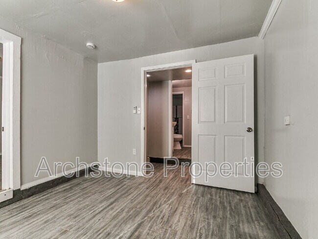 Building Photo - 1233 N Grand Blvd