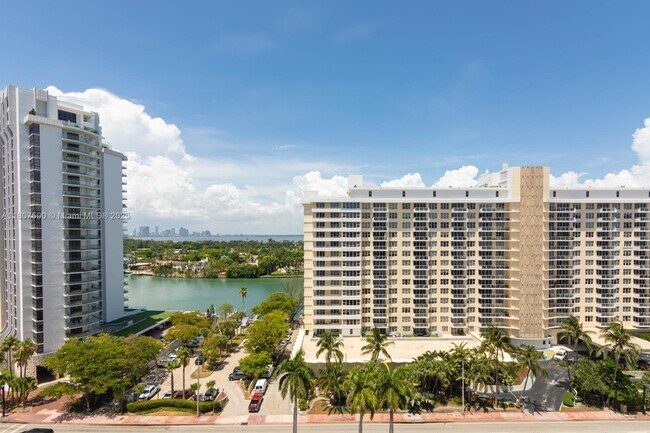 Building Photo - 5555 Collins Ave