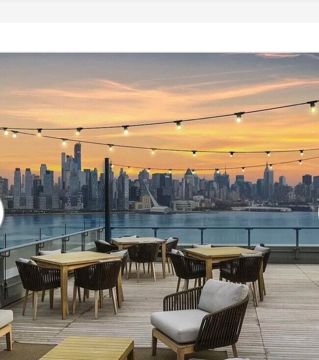 Building Photo - 9 Ave at Port Imperial