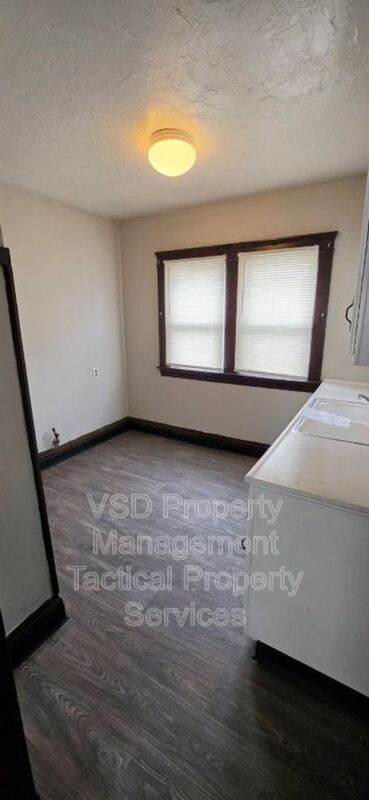 Building Photo - 12819 Edmonton Ave