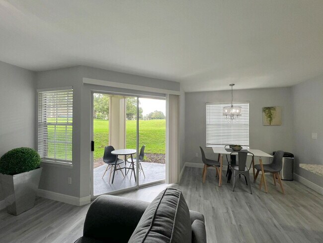 Building Photo - 7250 Westpointe Blvd