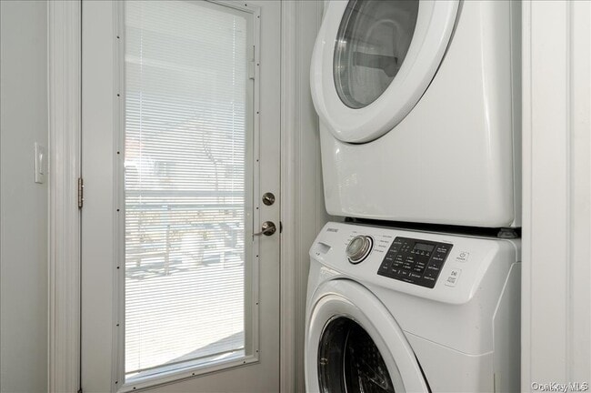 Building Photo - 311 E Market St