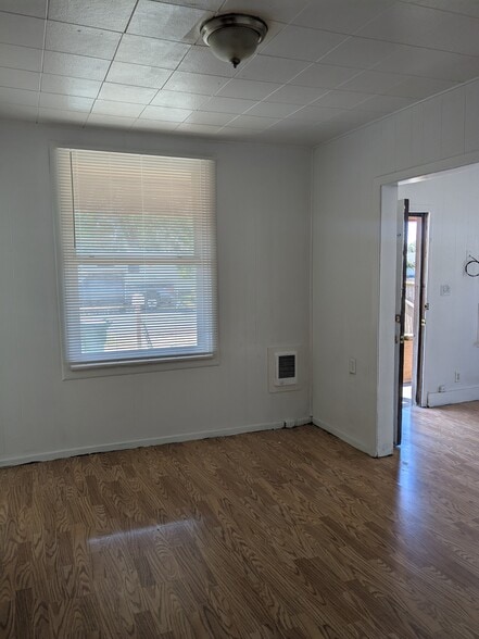 Building Photo - 811 Plum Ave