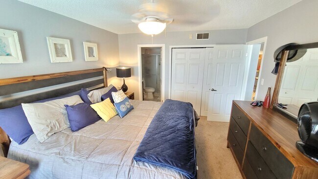 Building Photo - Fully Furnished Condo in the heart of Cocoa Beach-Available 10.1.24 to 4.30.25