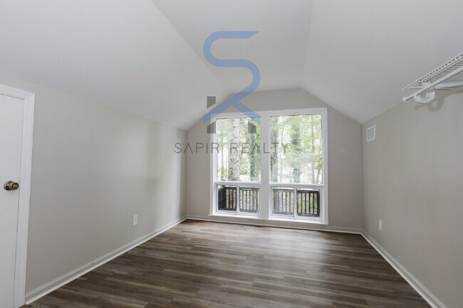 Building Photo - 3000 Collier Dr NW