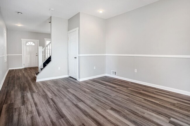 Building Photo - 121 Dilworth St