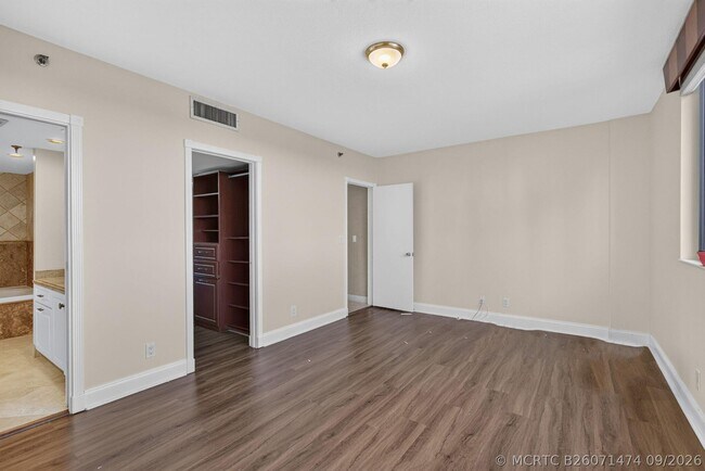Building Photo - 2300 NE 33rd Ave