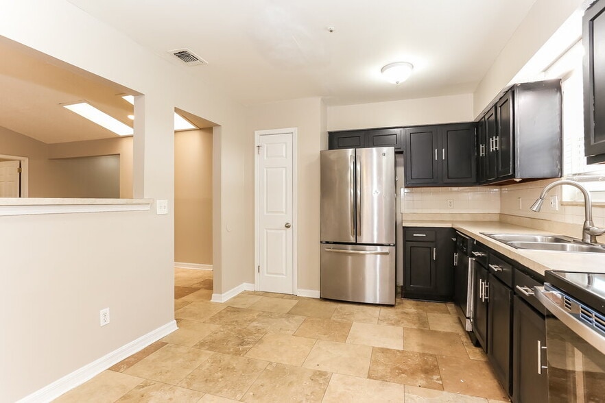 Building Photo - 3738 Indian Princess Rd N