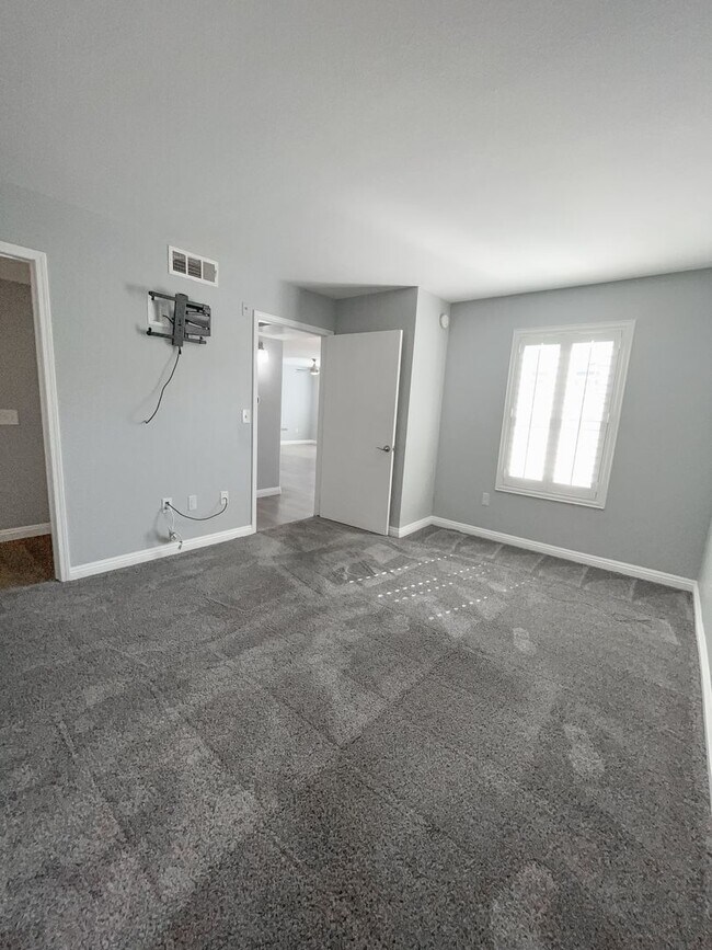 Building Photo - **COMING SOON 04/15/2026** Modern 2-Bed, 2-Bath Condo in Gated Montana Community – Silverado Ranch