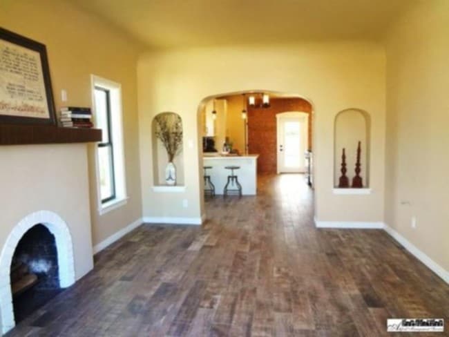 Building Photo - FQ STORY RENTAL! ARCHER HOUSE