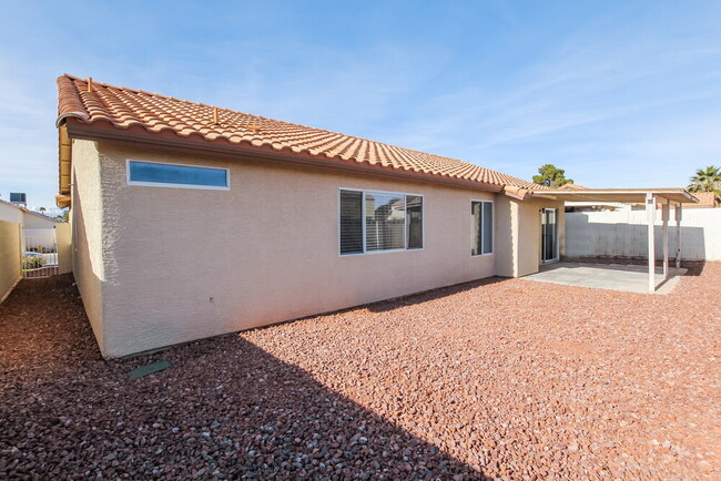 Building Photo - 5008 N Vista Del Rancho Way