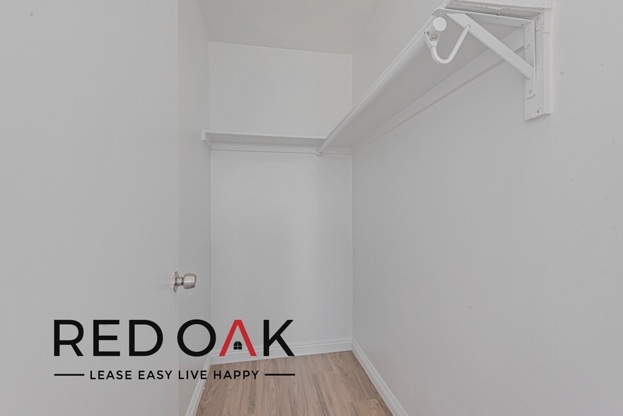 Building Photo - 3540 Fletcher Dr