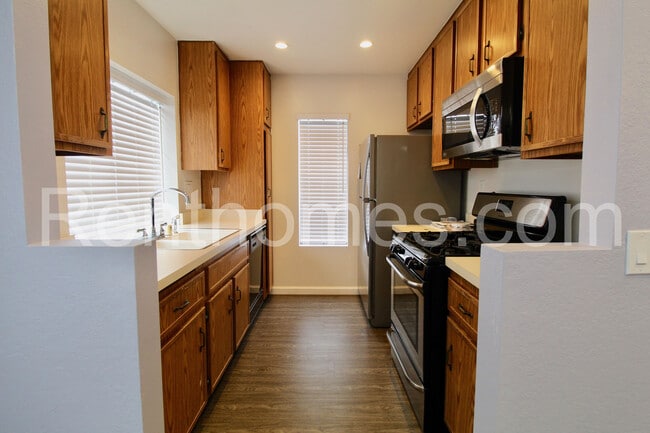 Building Photo - Sabre Springs, 13059 Wimberly Sq #130, AC,...