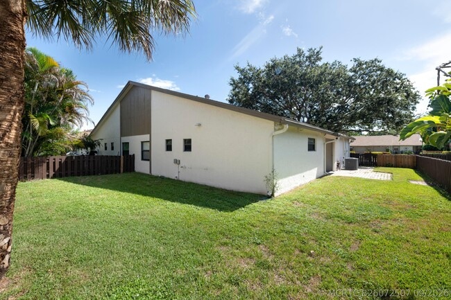 Building Photo - 325 NW 65th Terrace