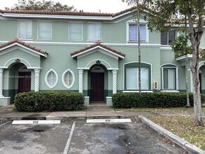 Building Photo - 1403 SE 27th Ct