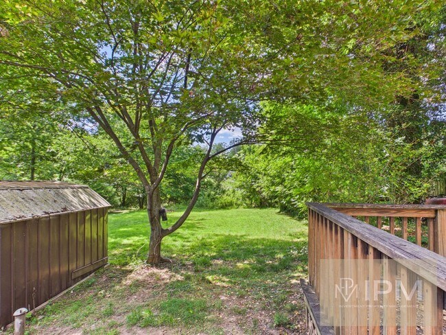 Building Photo - 2451 Log Cabin Rd