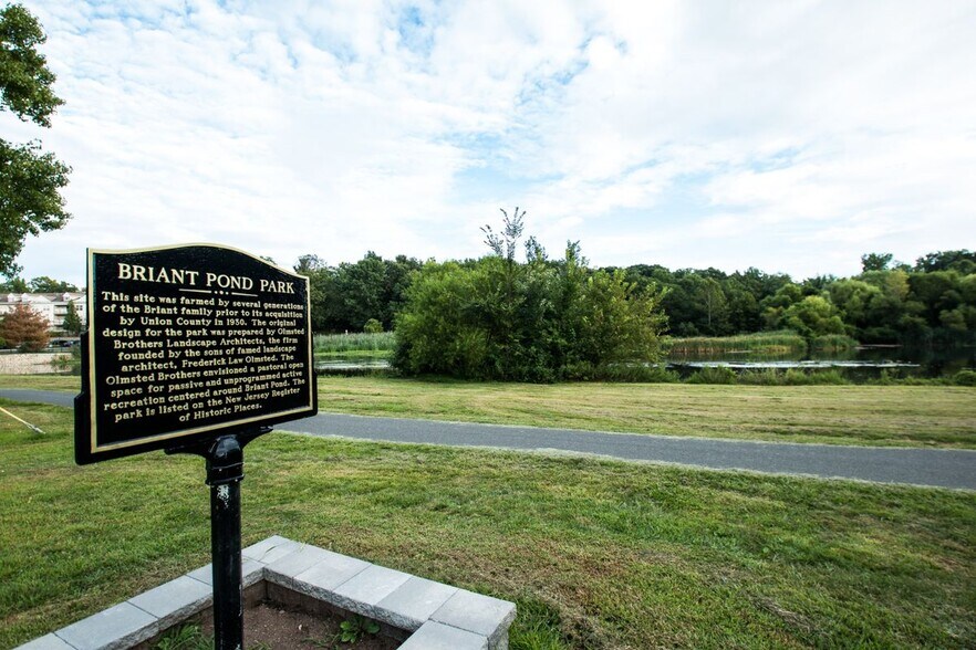 Building Photo - 7 Stone Hill Rd