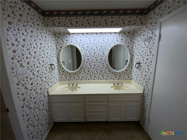 Building Photo - 2429 Canyon Creek Dr