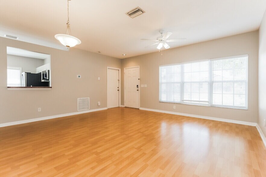Building Photo - 10808 Shasta Ct