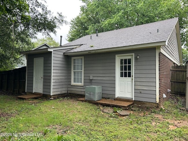 Building Photo - 2900 Brachton Cove W