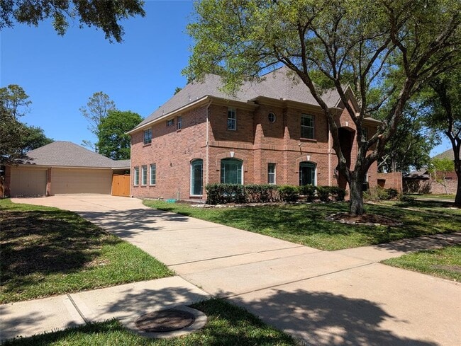 Building Photo - 3323 Scenic Elm St