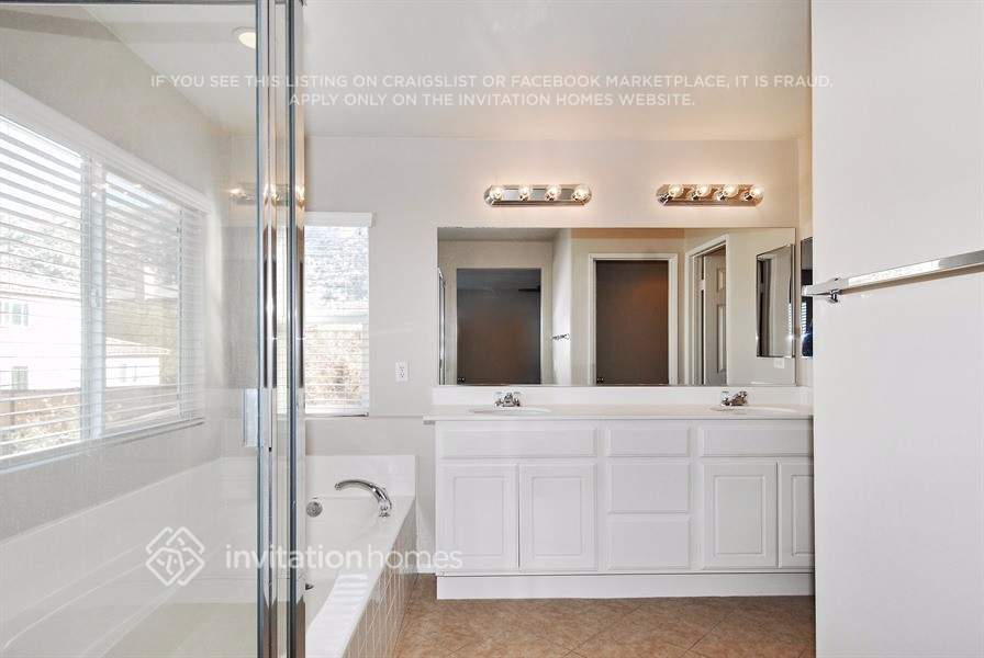 Building Photo - 26174 Charismatic Ct