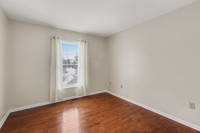 Building Photo - 3 bedroom 2.5 bathroom town-home for rent in Mechanicsburg