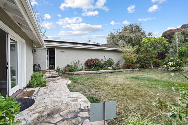 Building Photo - 14844 Rancho Real