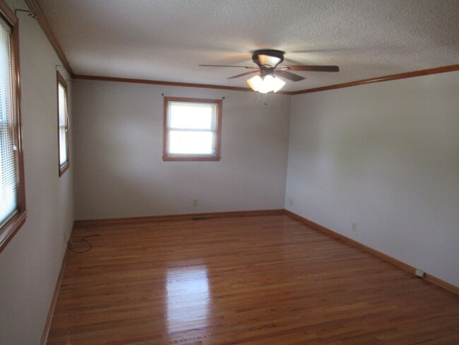 Building Photo - Denver Four Bedroom Home For Rent!