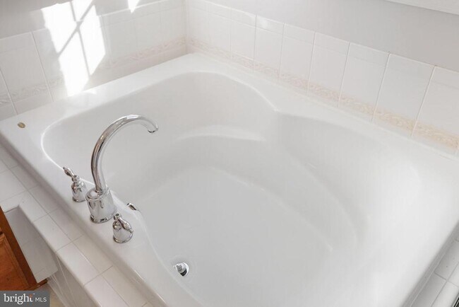 Building Photo - 7996 Reserve Way