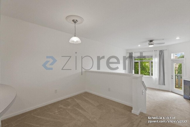 Building Photo - 11570 Stone Ave N