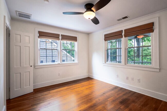 Building Photo - 3 Bed, 2 Bath Home in Greenville is Available