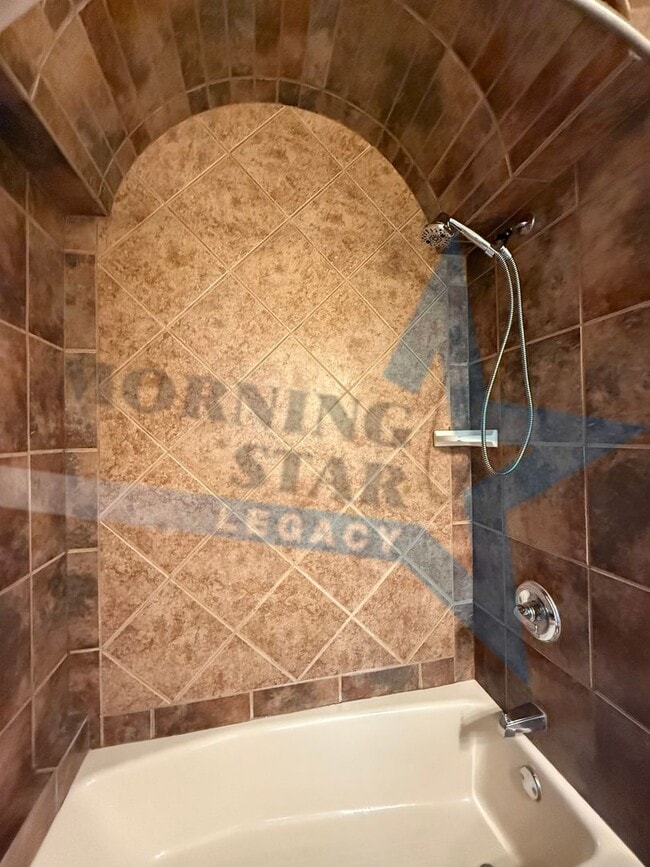 Building Photo - 4-Bedroom Home - New Carpet & Fresh Paint!