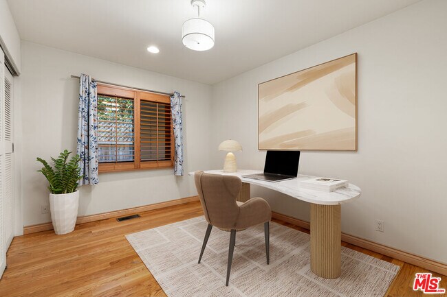 Building Photo - 7917 Westlawn Ave