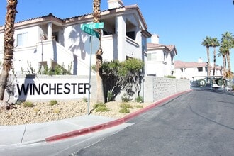 Building Photo - 2 Bedroom Condo Adjacent to Summerlin