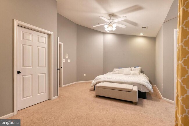 Building Photo - 2 Millhaven Ct