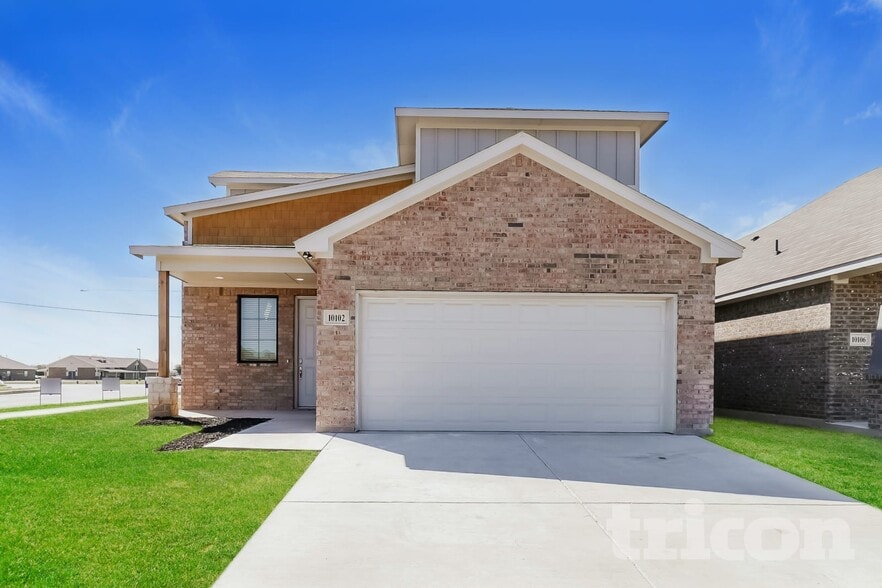 Interior Photo - Tricon Southfork