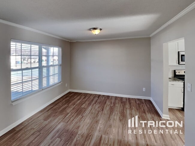 Building Photo - 242 Julian Pond Ln