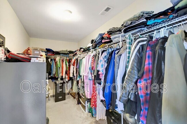 Building Photo - 113 Swiftwater Way