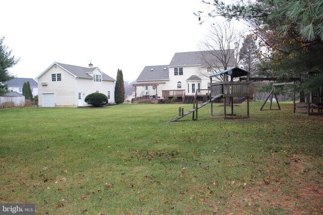 Building Photo - 176 S Patricia Dr