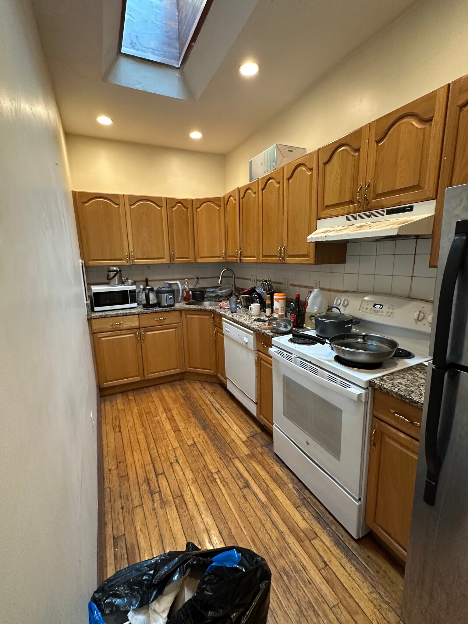 Building Photo - 52 Babcock St