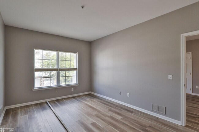 Building Photo - 2 bedroom condo at Country Classics at Morgan Hill