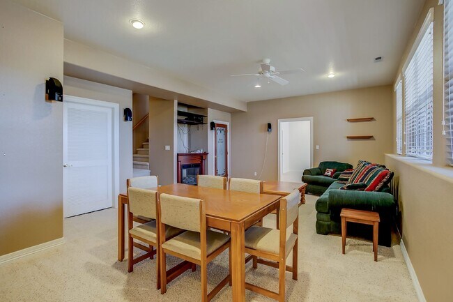 Building Photo - Beautiful Home in Gated Community